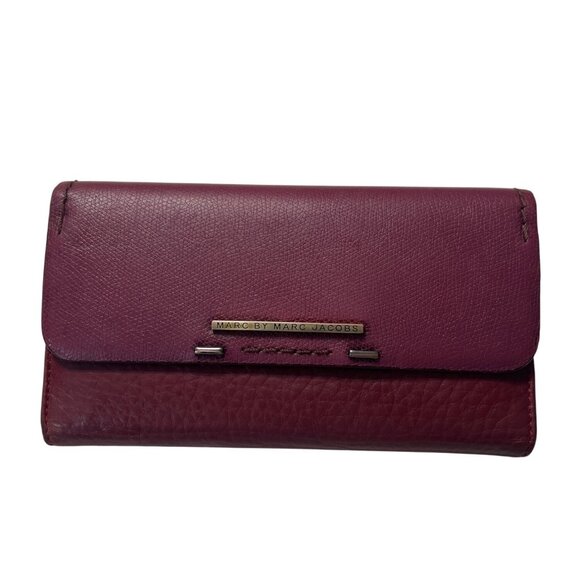 Marc By Marc Jacobs Burgundy Leather Trifold Wallet - Picture 15 of 15